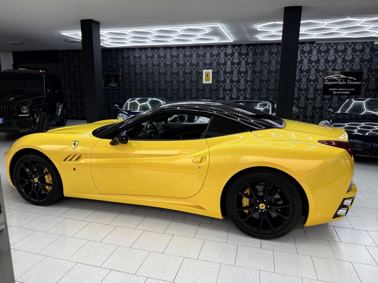 GIALLOTRIPLOSTRATO Ferrari California DCT