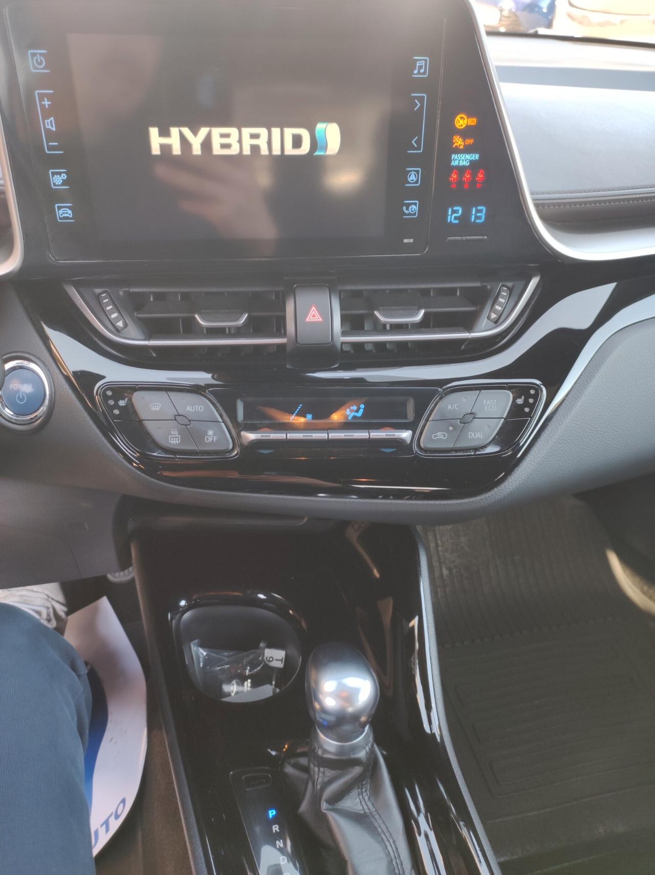 Toyota C-HR 1.8 Hybrid E-CVT Lounge Pedane