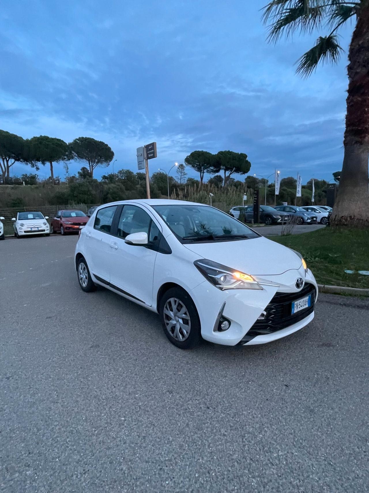 Toyota Yaris 1.0 5 porte Active