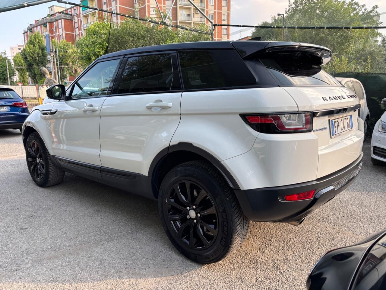 Land Rover Range Evoque 2.0 TD 5p. SE Dynamic