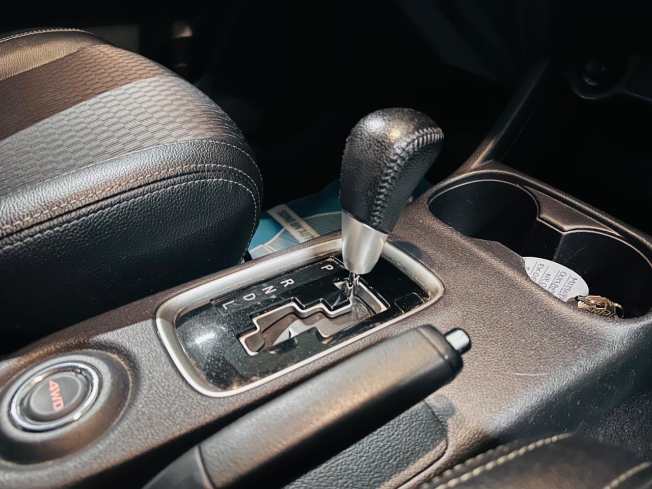 Mitsubishi Outlander 2.2 DI-D 4WD Intense