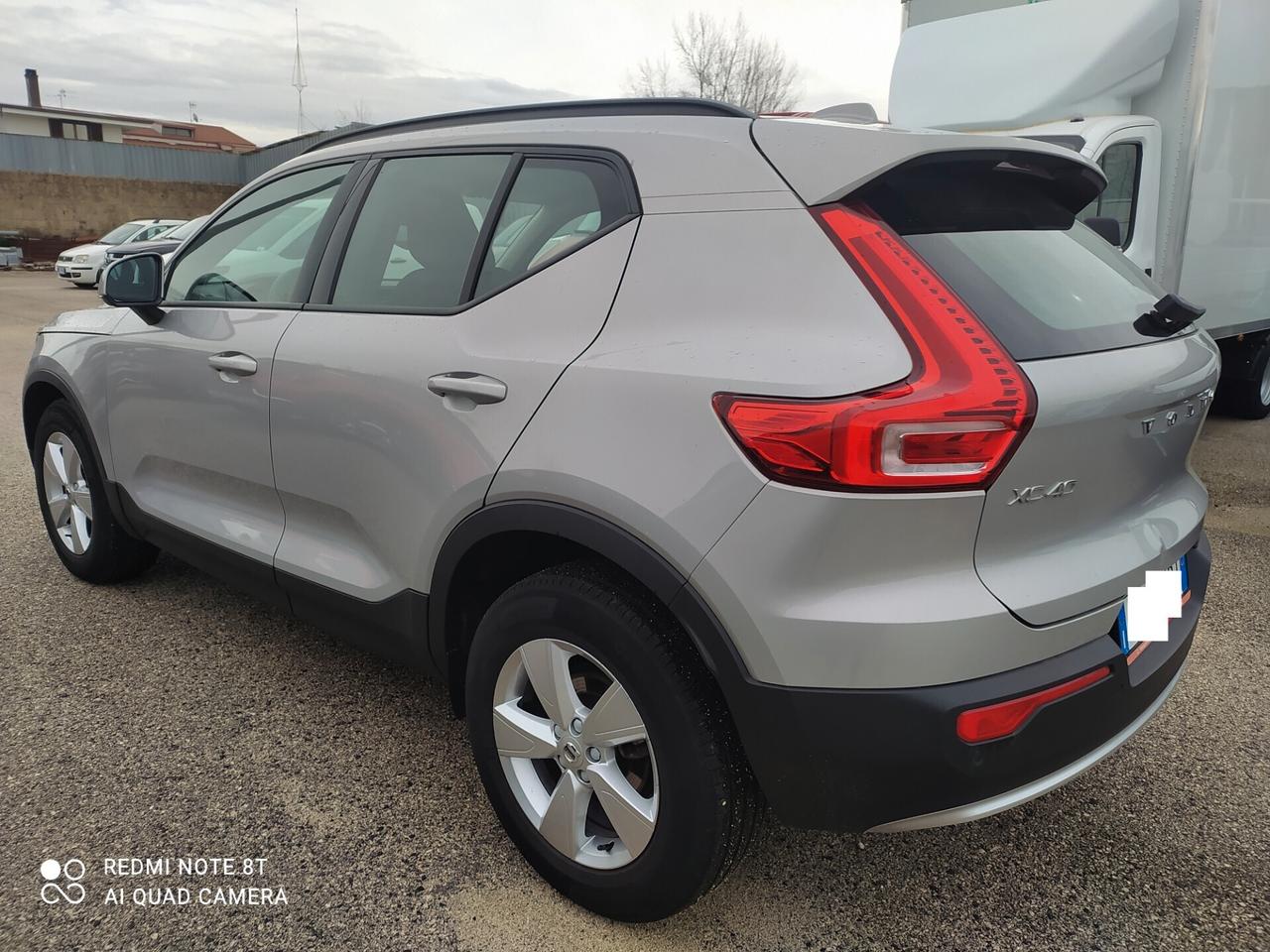 Volvo XC40 T2 1.5 benzina 130 cv