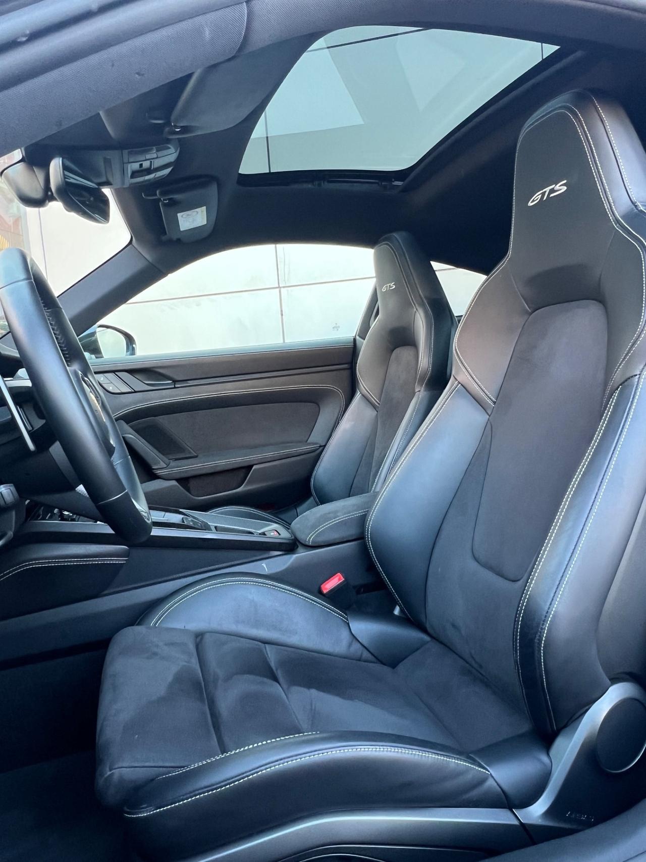 Porsche 992 Carrera 4 GTS possibilità noleggio no scoring