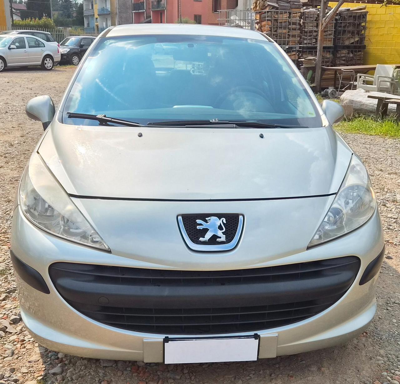 Peugeot 207 1.4 8V 75CV 5p. X Line