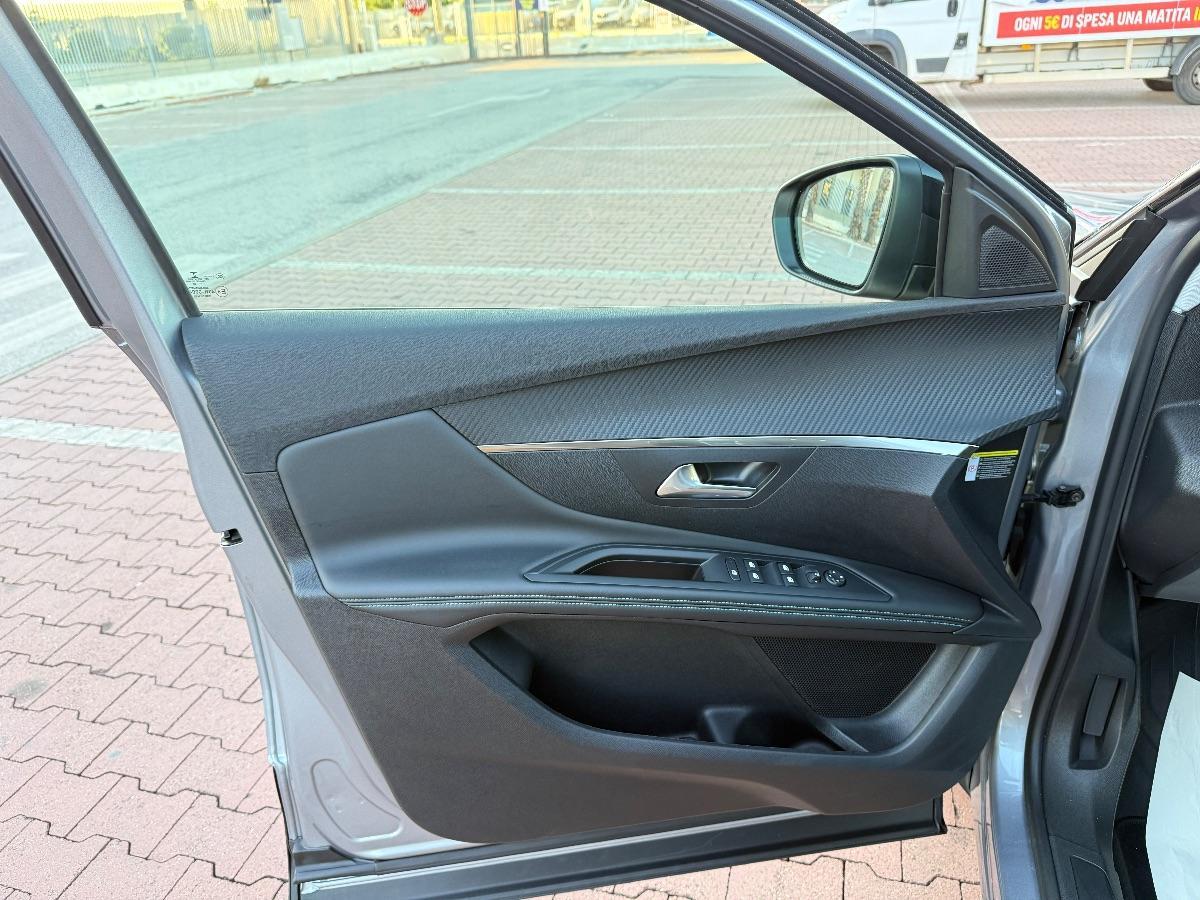 PEUGEOT - 3008 - BlueHDi 130 EAT8 S&S Allure