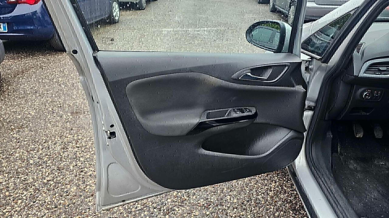 Opel Corsa 1.2 5 porte n-Joy Neopatentati