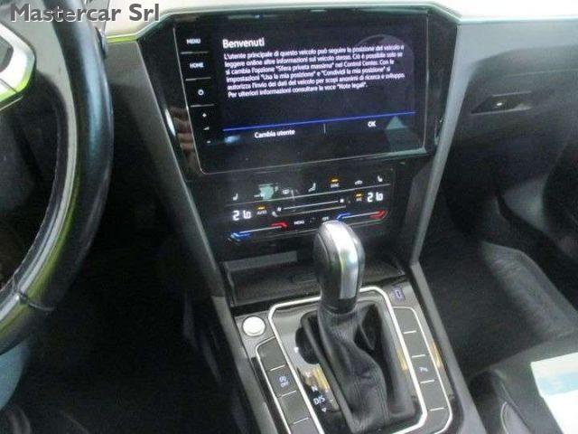 VOLKSWAGEN Passat Variant 2.0 tdi Executive 150cv dsg - GG861MW