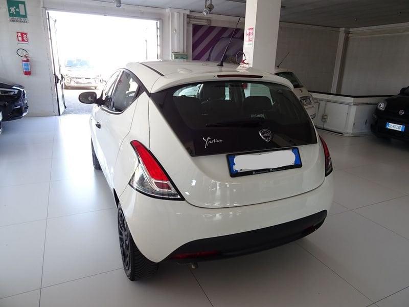 Lancia Ypsilon 1.2 69 CV 5 porte GPL Ecochic Elefantino Blu