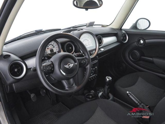 MINI One 1.6 16V One (72kW)