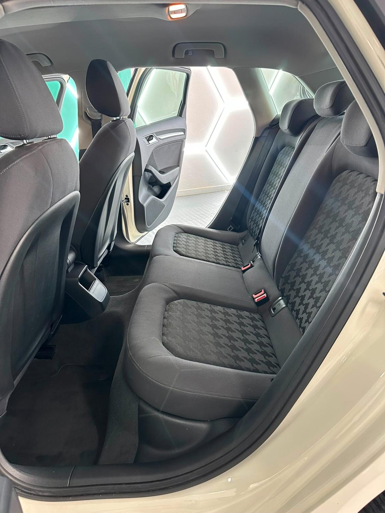 Audi A3 Sedan 1.6 TDI clean diesel Ambition