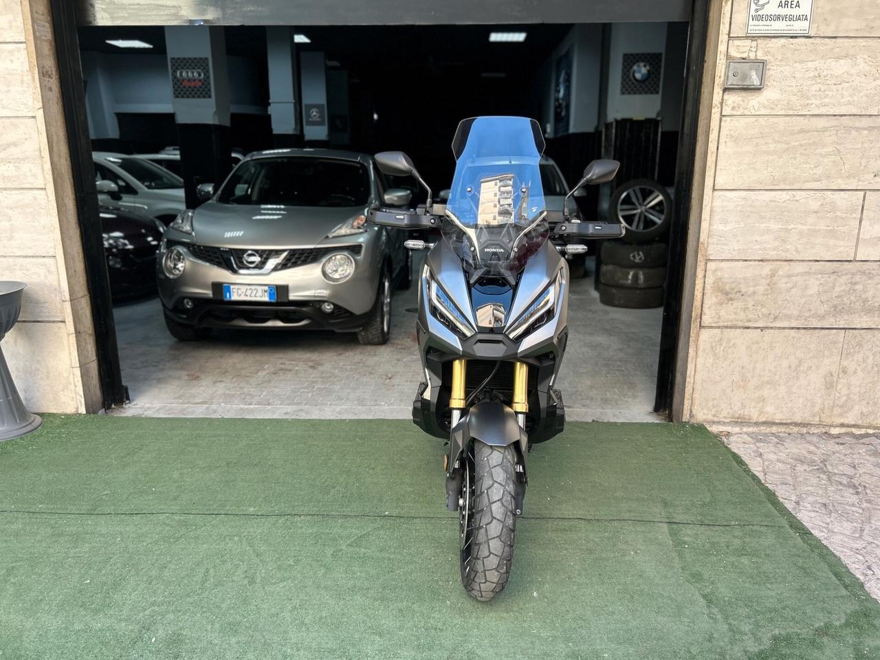 X ADV 750 DCT ABS