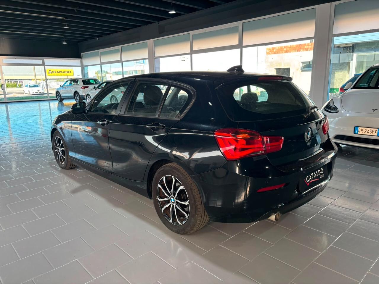 Bmw 116 116d 5p. Urban