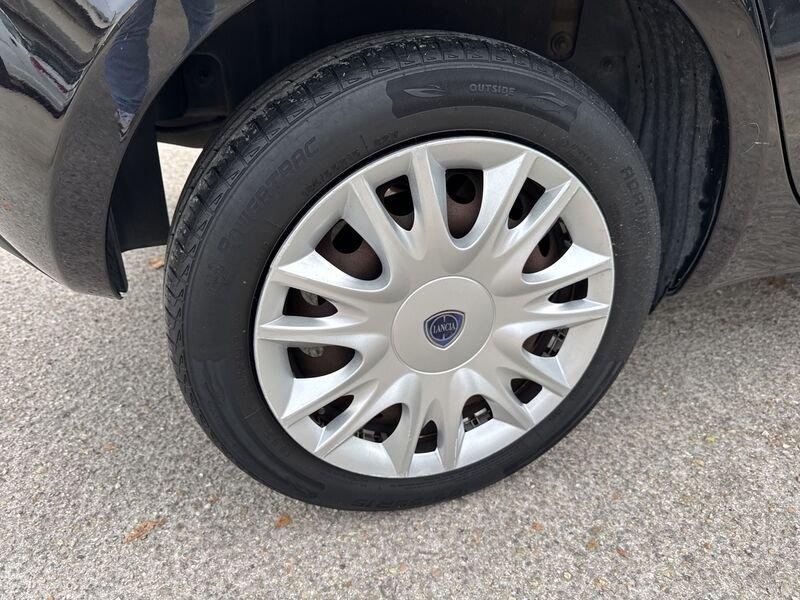 Lancia Ypsilon Ypsilon 1.2 8v Silver s/c.traz.,esp ecochic Gpl 69cv