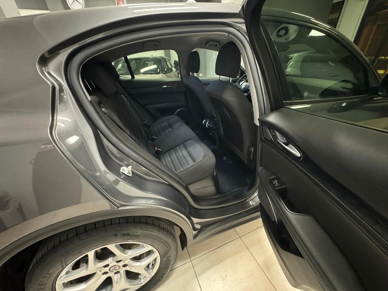 Alfa Romeo Stelvio 2.2 Turbodiesel 190 CV AT8 RWD Executive