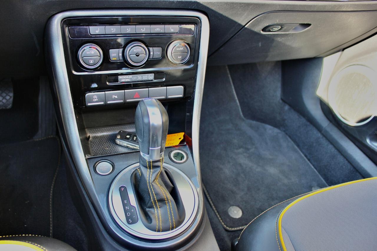 VOLKSWAGEN MAGGIOLINO CABRIO 1.4 TFSI 150CV DSG DUNE AUDIO FENDER-NAVY