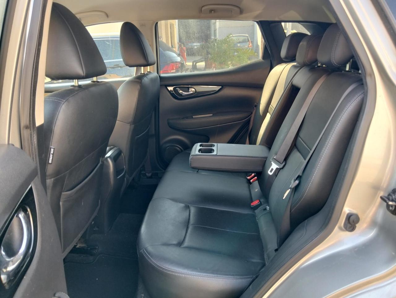 Nissan Qashqai 1.5 dCi N-Connecta 2016 SINISTRATA