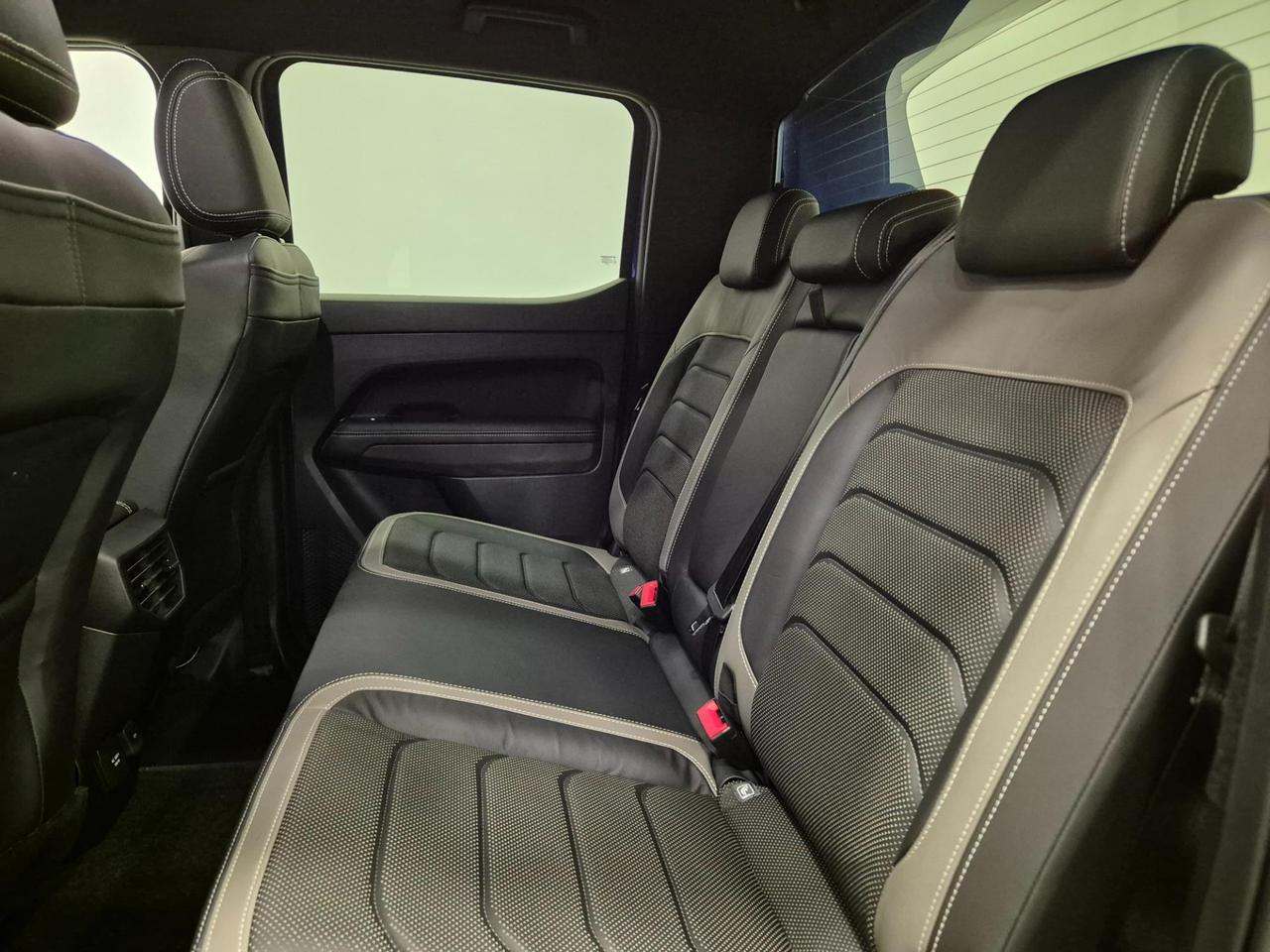 VOLKSWAGEN Amarok 3.0 V6 TDI 241CV 4MOTION aut. Aventura