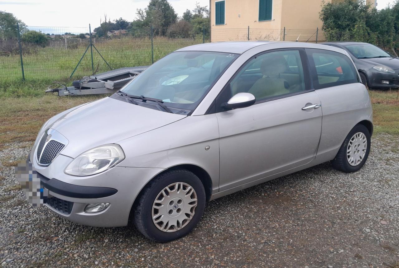 Lancia Ypsilon 1.2 Oro