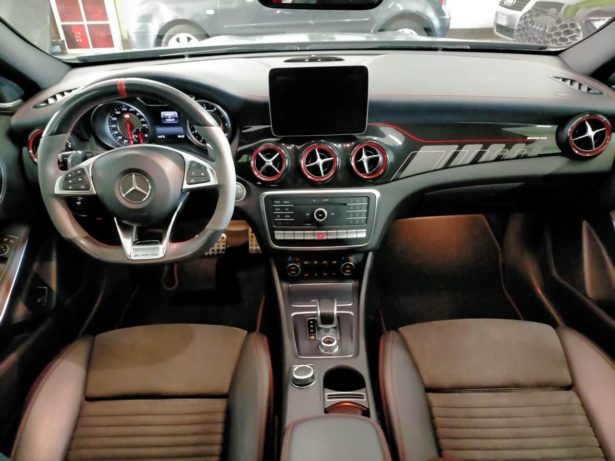 Mercedes Benz GLA 45 AMG 381 CV