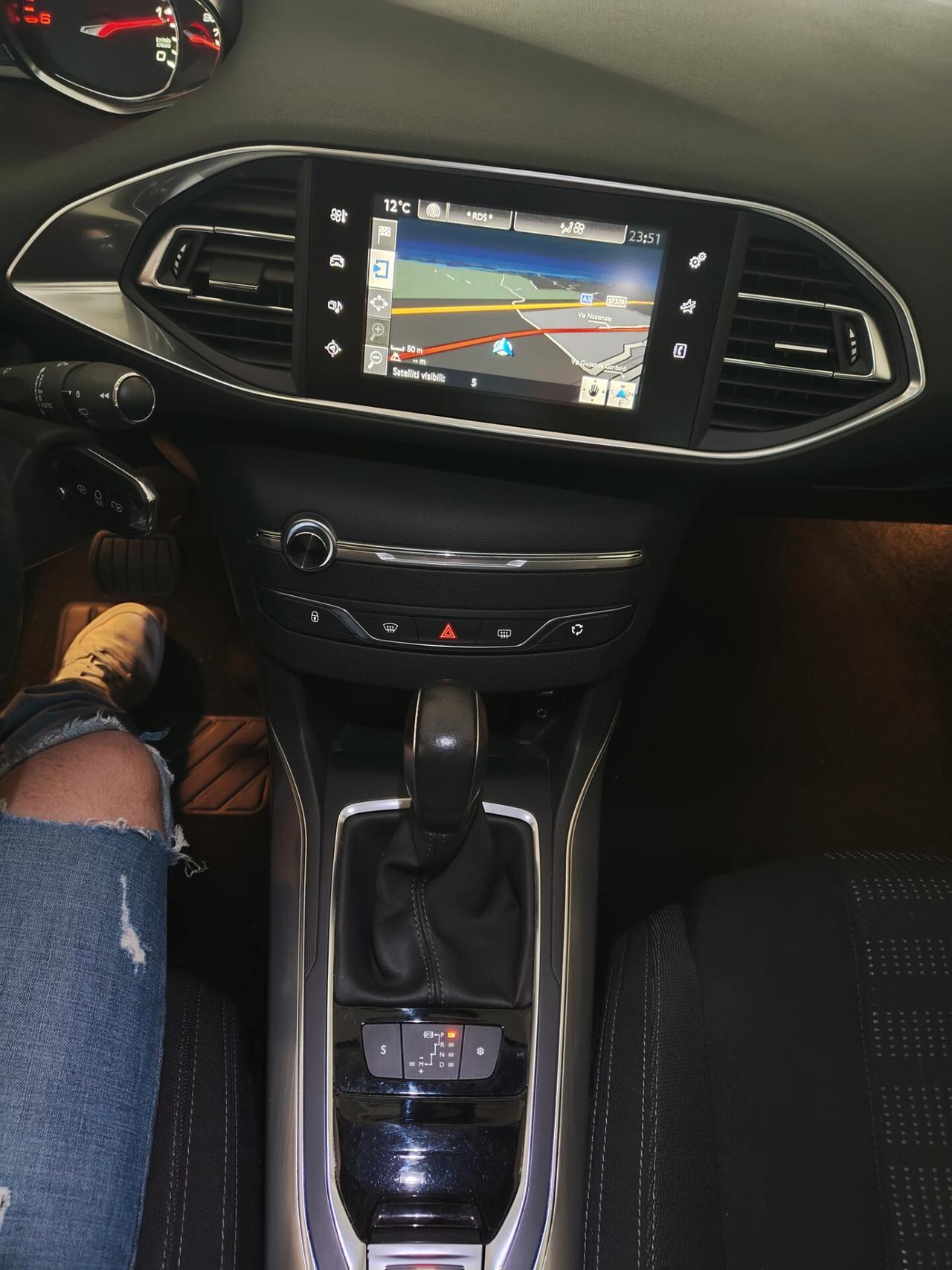 Peugeot 308 BlueHDi 120 S&S EAT6 SW Allure