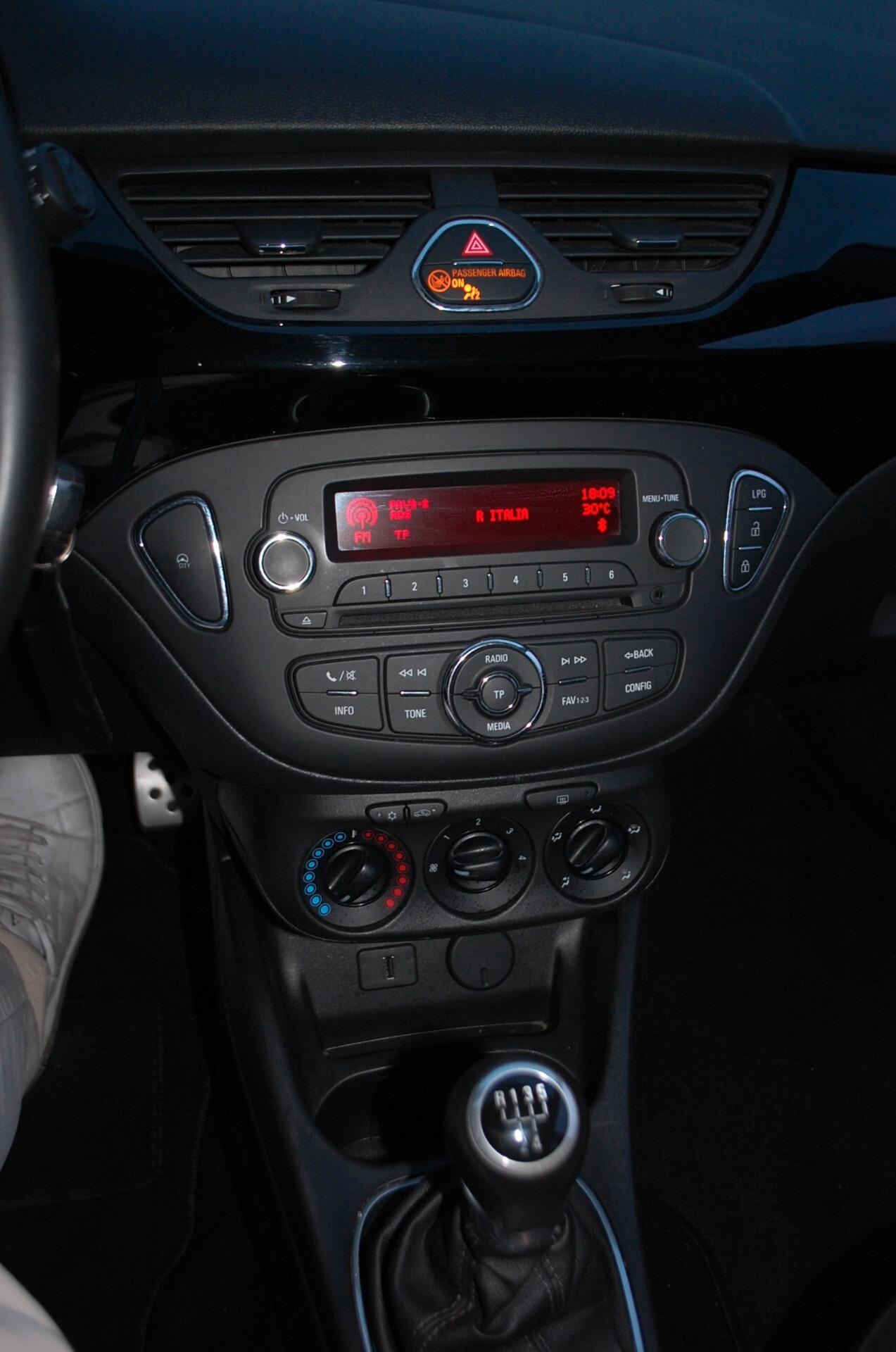 Opel Corsa 5p 1.4 Black Edition Gpl 90CV Uff Italy USB Lega