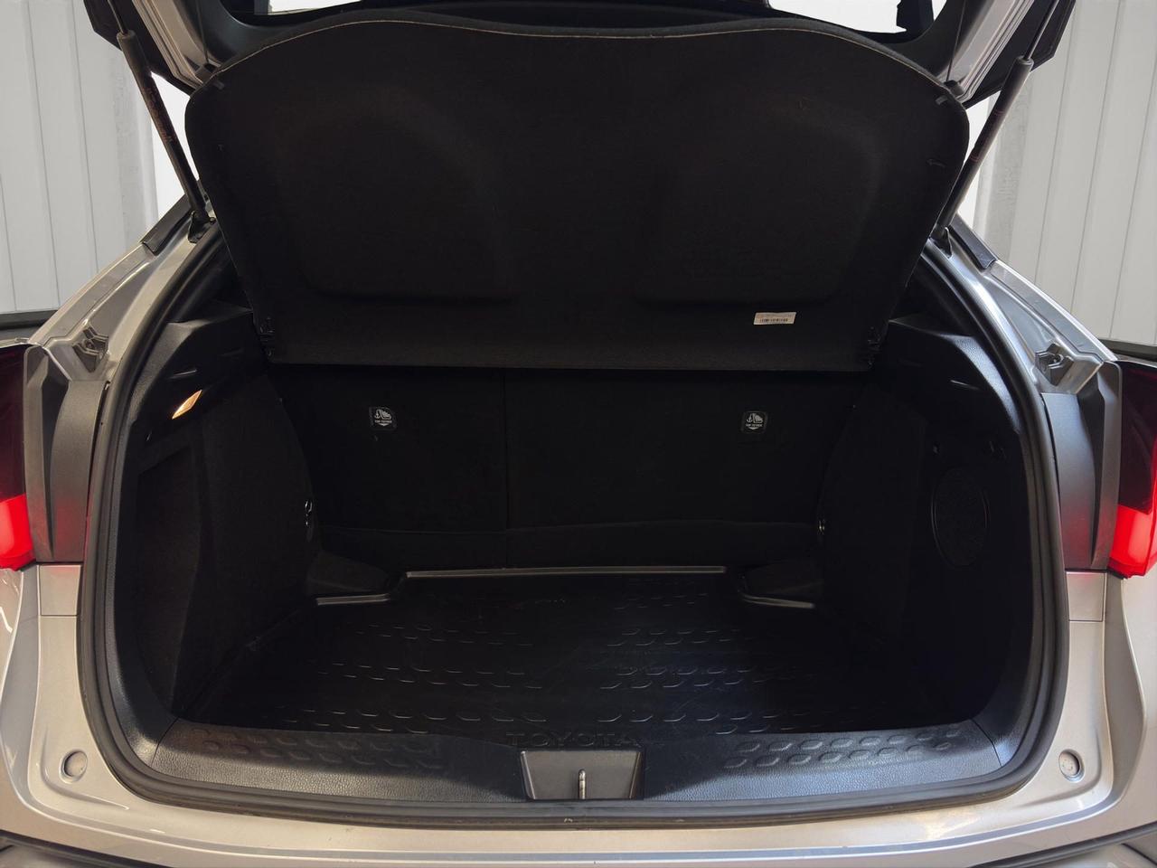 Toyota C-HR 1.8h Lounge e-cvt