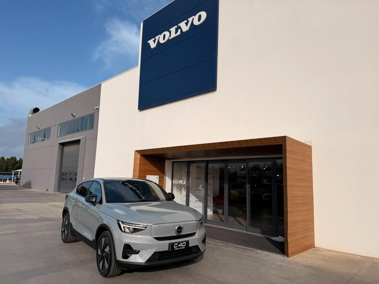 Volvo EC40 PLUS Single Motor standard range