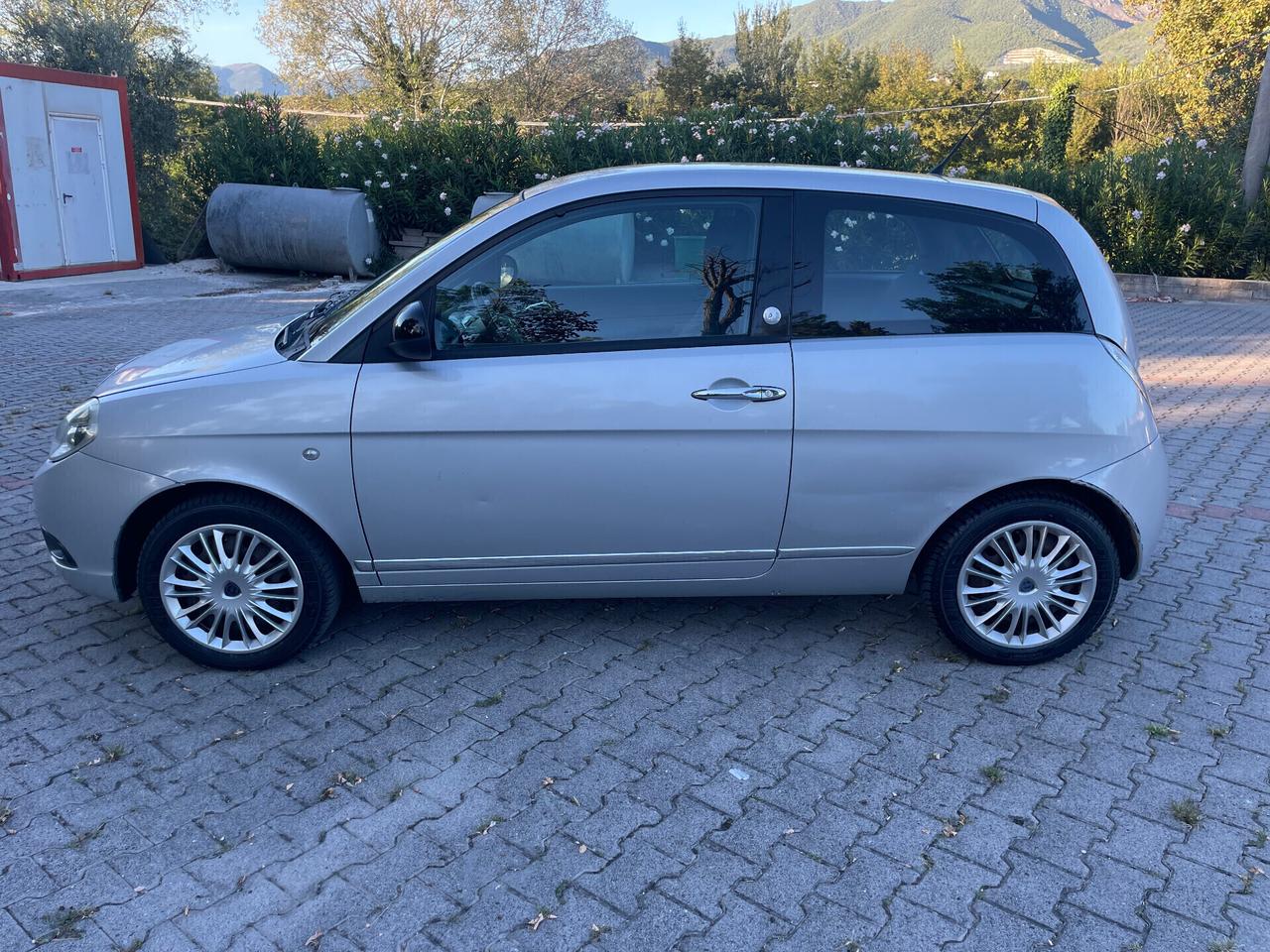 Lancia Ypsilon 1.4 Unyca Ecochic GPL