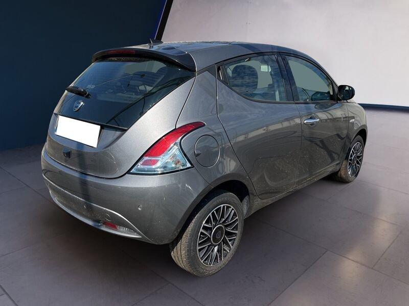 Lancia Ypsilon NUOVA My24 402 Platino 1.0