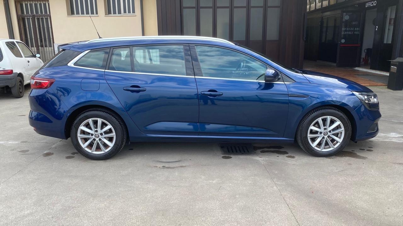 Renault Megane Mégane Sporter Blue dCi 115 CV EDC autocarro