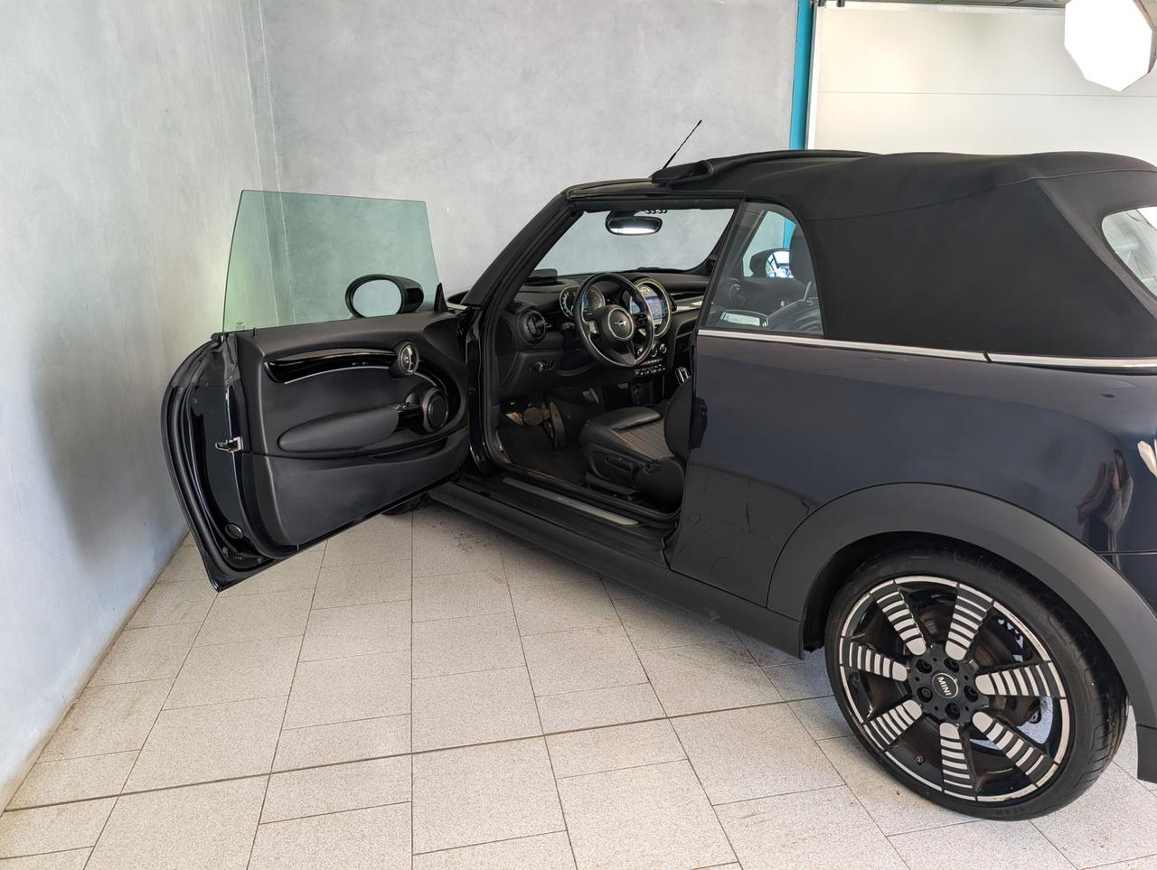 Mini mini iv f54-f55-f56-f57 mini cabrio 1.5 cooper classic auto 1.5 Cooper Premium Plus