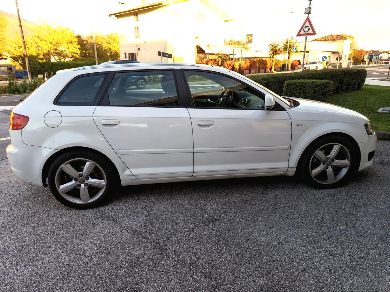 Audi A3 SPB 2.0 TDI S. LINE