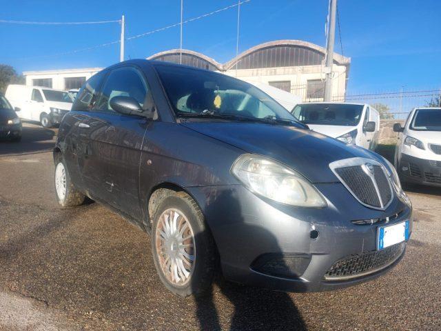 LANCIA Ypsilon 1.3 MJT 75 CV Versus