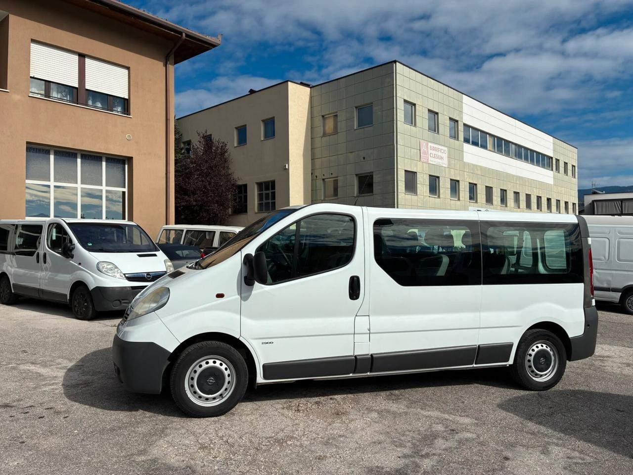 OPEL VIVARO 9POSTI 2.0 DCI PASSO LUNGO - GANCIO TRAINO
