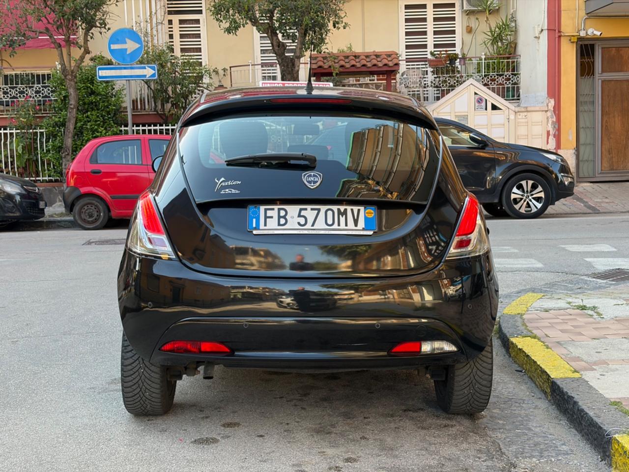 Lancia Ypsilon 1.2 69 CV 5 porte Silver