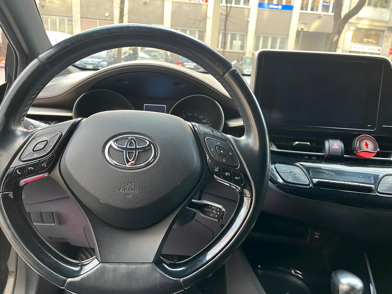 Toyota C-HR 1.8 Hybrid E-CVT Lounge