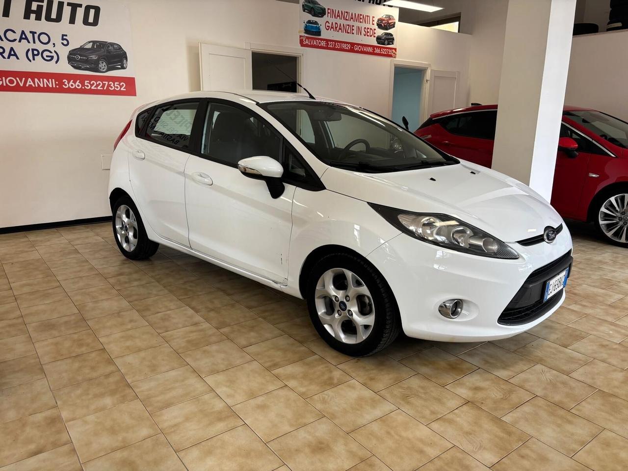 FORD FIESTA ANNO 2011 DS 1.4 ADATTA NEOPATENTATI KM 196 MILA