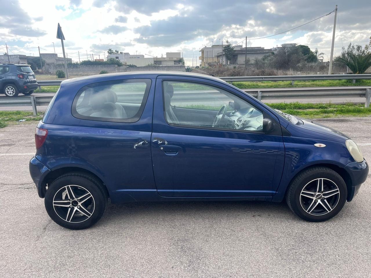 Toyota Yaris 1.0i 16V cat 3 porte Sol 2001