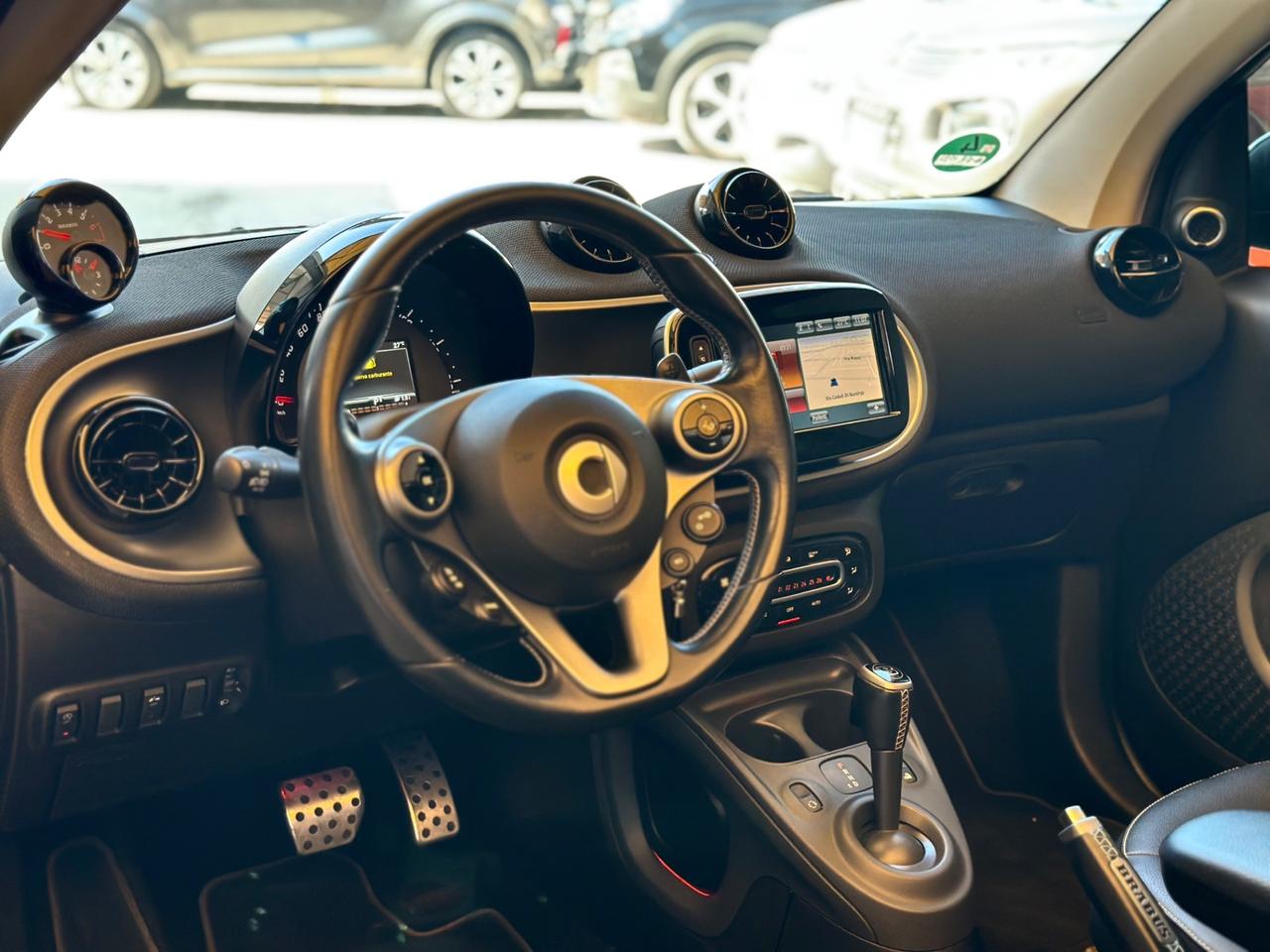 Smart ForTwo BRABUS 0.9 Turbo Twinamic Cabrio