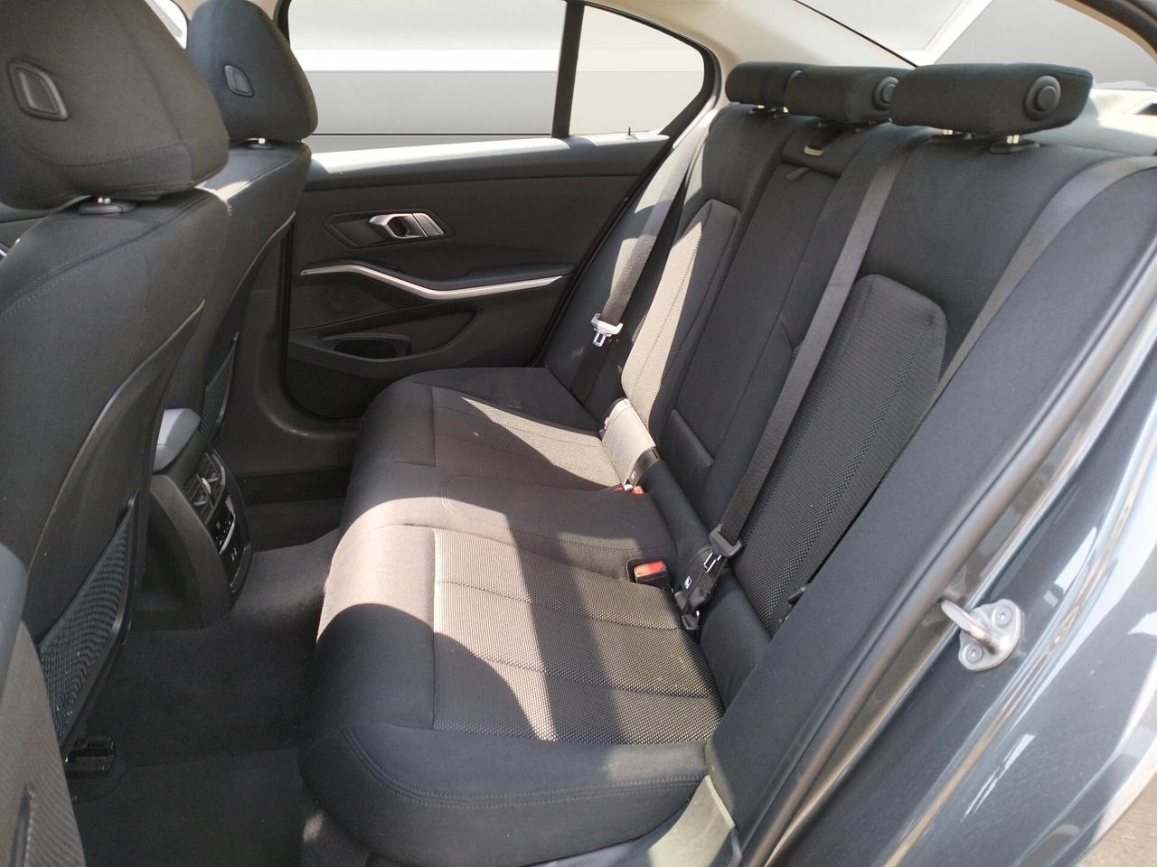 BMW 318 d Serie 3 Berlina mhev 48V Business auto *IVA ESPOSTA*