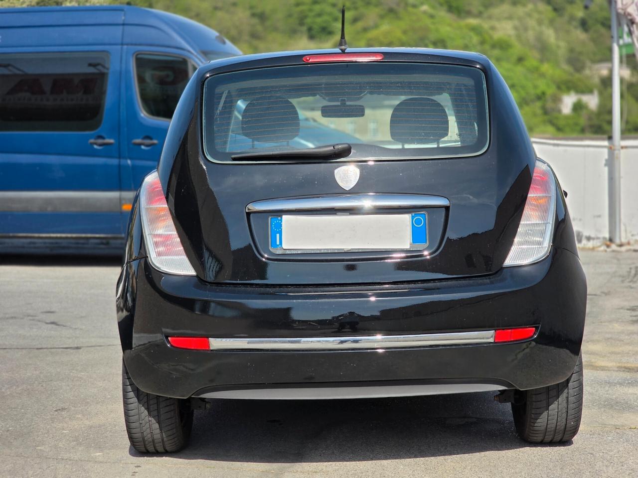 Lancia Ypsilon 1.3 MJT 90 CV Platino