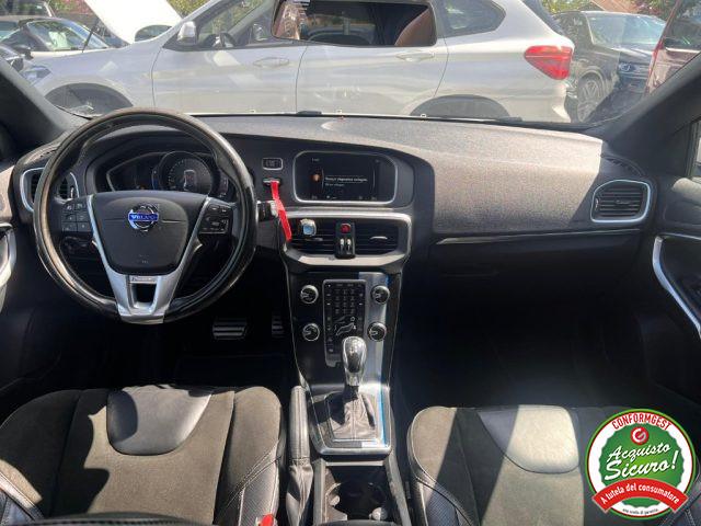 VOLVO V40 D4 Geartronic R-design Momentum