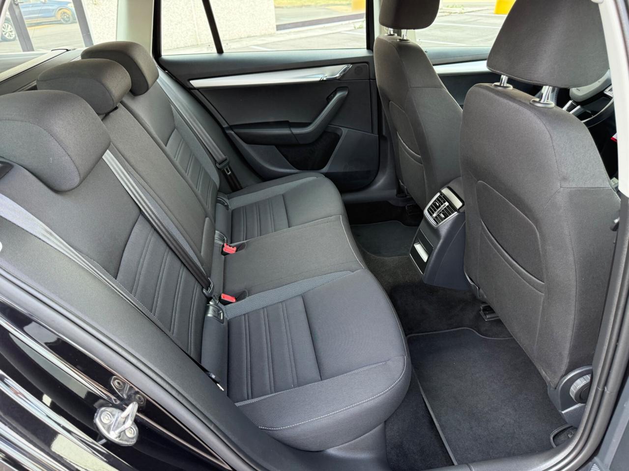 Skoda Octavia 1.6 TDI SCR 115 CV Wagon Executive