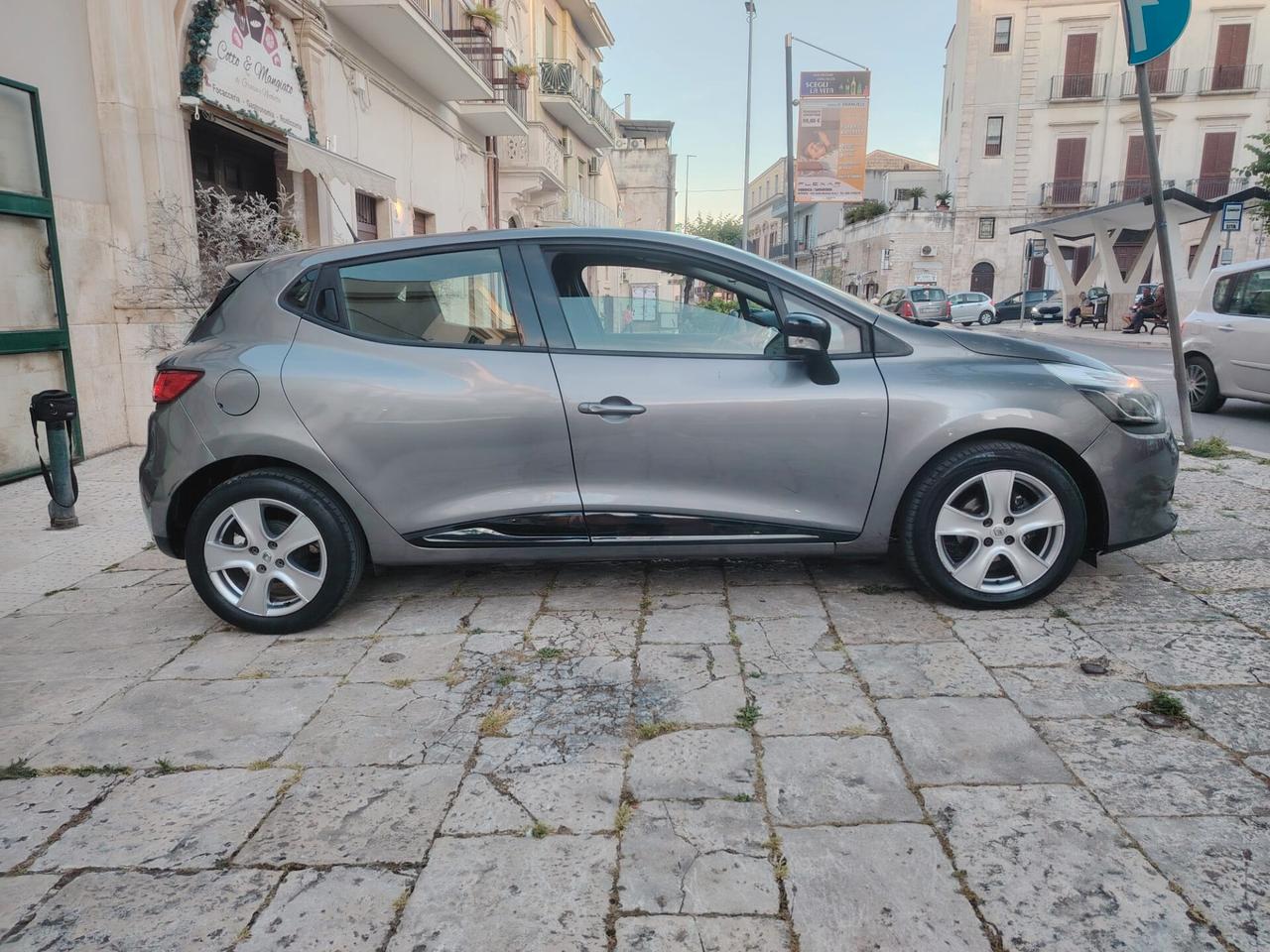 Renault Clio 1.5 dCi 8V 75CV 5 porte Wave