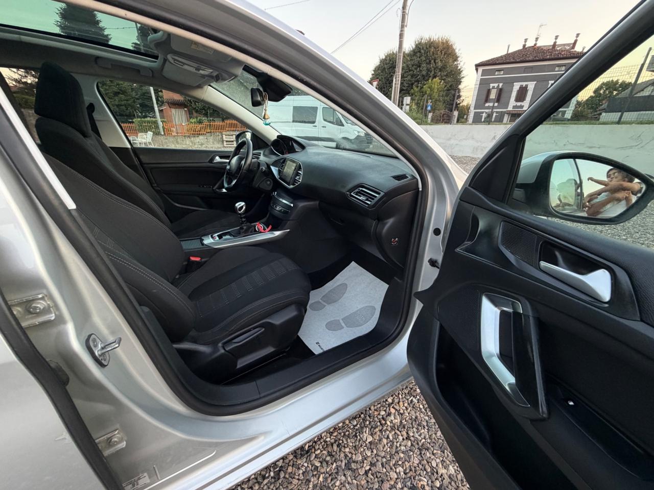 Peugeot 308 BlueHDi 120 S&S EAT6 Allure