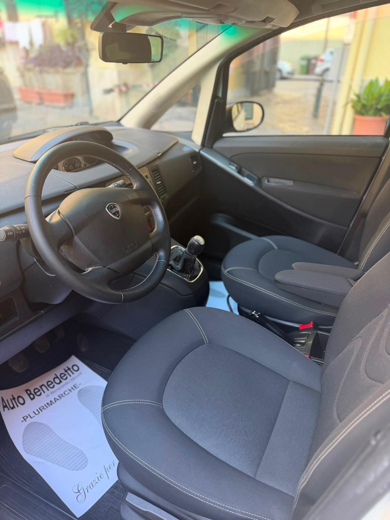 Lancia MUSA 1.3 Mjt 95 CV Gold 2012