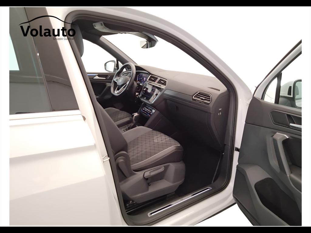 VOLKSWAGEN Tiguan II 2021 - Tiguan 1.5 tsi R-Line 150cv dsg