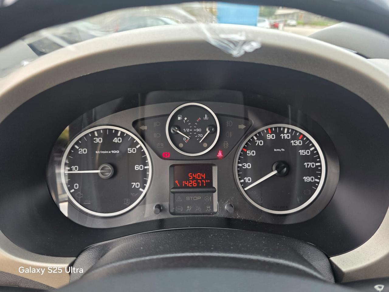 Peugeot Partner Tepee 1.6 HDi 92CV Outdoor 2015