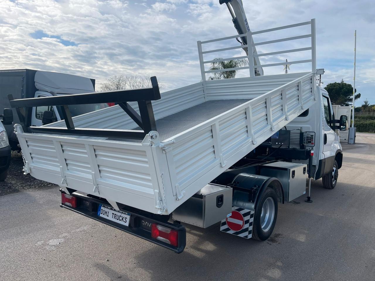 IVECO DAILY 35 C 12 RIBALTABILE CON GRU PESCI