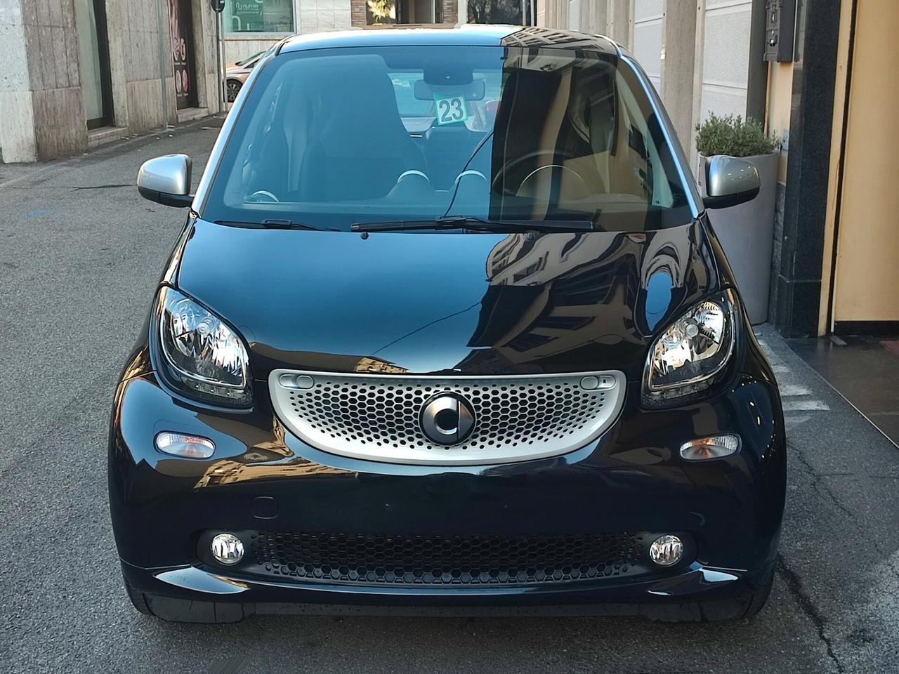 Smart ForTwo 70 1.0 twinamic Navi/Pelle/Panoramico